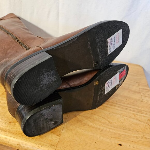 Women's boots by Arturo Chiang.  -- ITEM #1939 - Picture 6 of 8